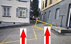 YELLOW INN - SIMPLE ROOMS -- OLMA Messen&Autobahn 1 Min, HSG 6 Min, Spital 7min, günstige Parkplätze